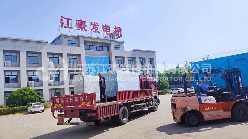 一臺160kW康明斯柴油發電機組發貨